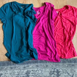 Three pack of Old Navy go dry workout tops